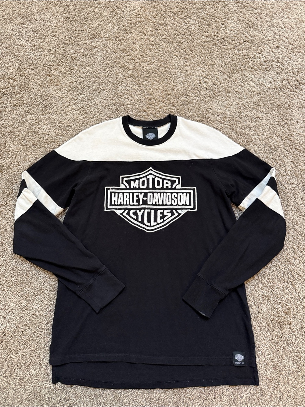 Harley-Davidson Museum Black and White Long Sleeve Logo Pullover Size Small